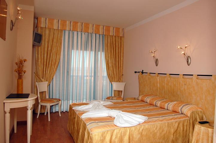 Hostal Stop Cantalejo Δωμάτιο φωτογραφία