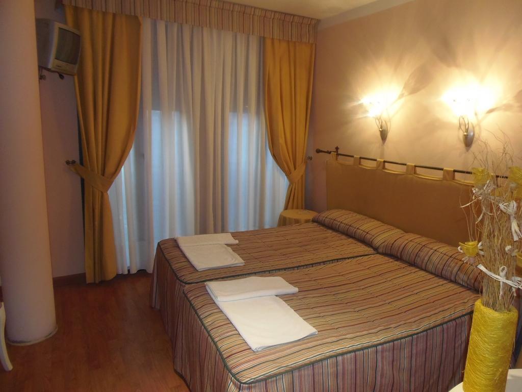 Hostal Stop Cantalejo Δωμάτιο φωτογραφία