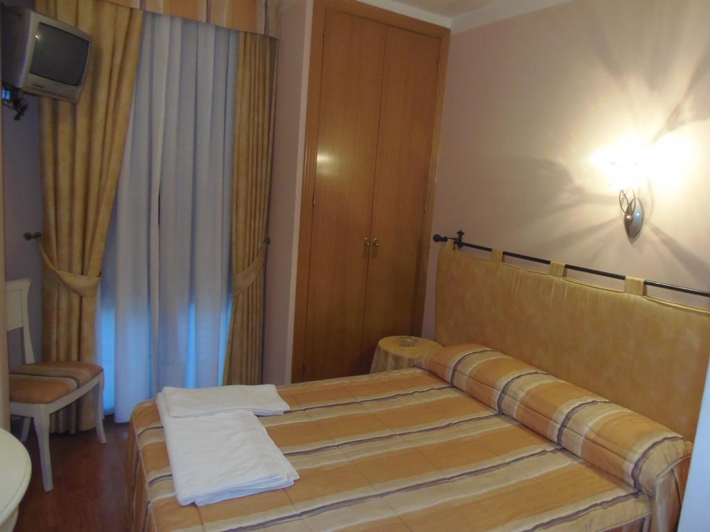 Hostal Stop Cantalejo Εξωτερικό φωτογραφία